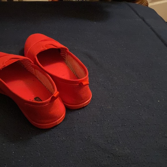 Red canvas shoes - Picture 5 of 8